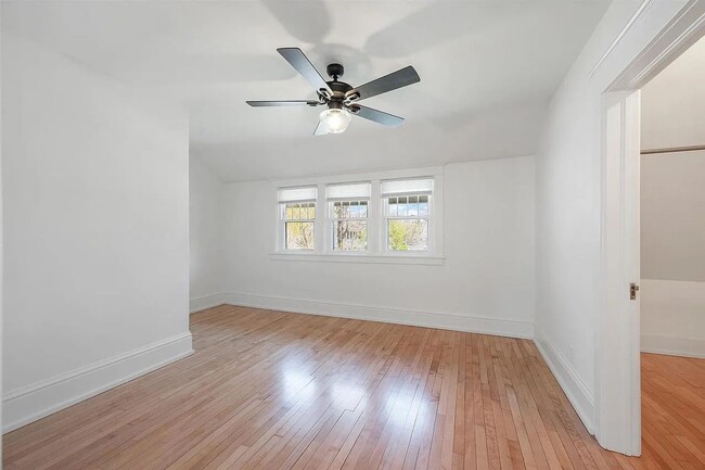 Building Photo - Charming Cape Cod Single Family