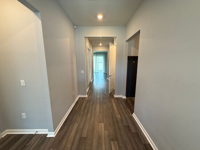 Building Photo - 12970 Brookside Moss Dr