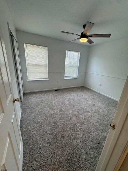 Building Photo - 10 Starboard Ct