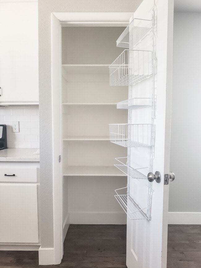 Building Photo - 51305 Avenida Vallejo