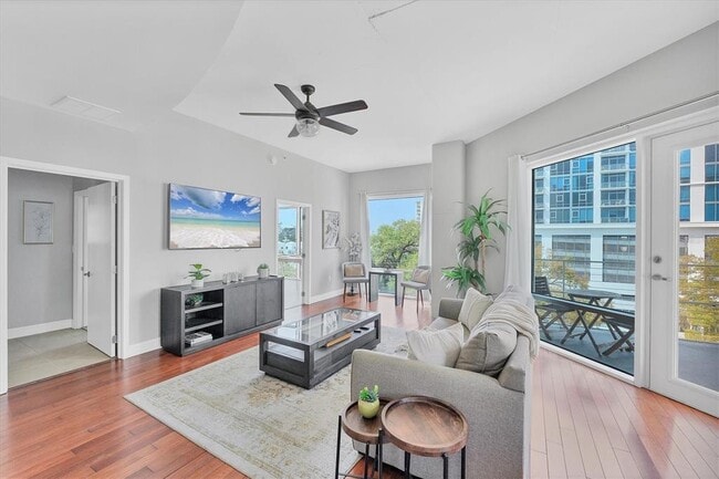 Building Photo - 525 E Jackson St