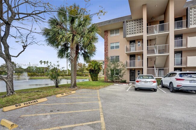 Building Photo - 3051 NW 46th Ave