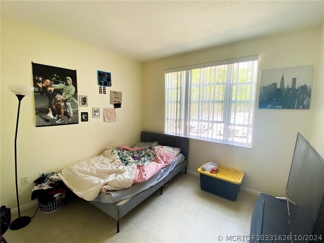 Building Photo - 4700 SW 160th Ave