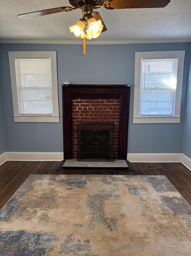 Building Photo - 107 Orange St