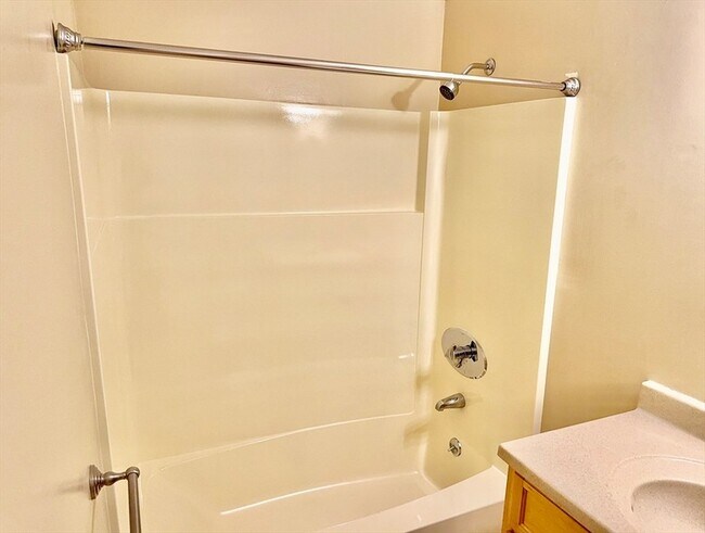 Building Photo - 4700 N Main St