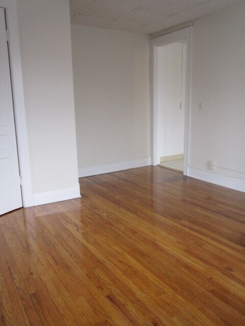 Building Photo - 448 Hawley Ave