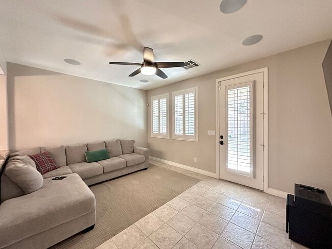 Building Photo - Glenhaven At Southern Highlands