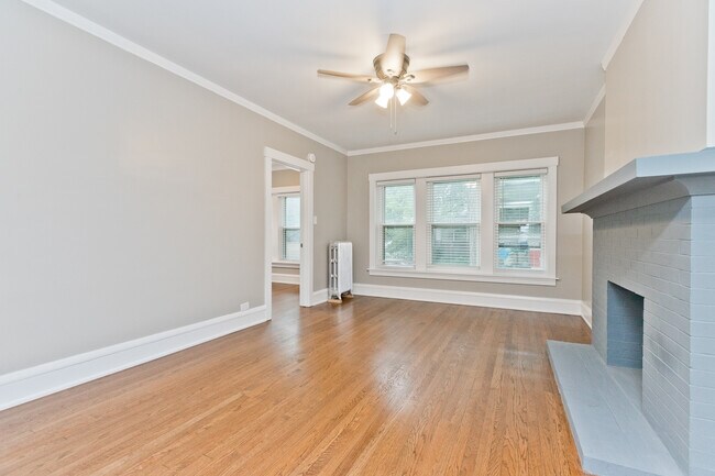 Building Photo - 1019 Dempster St
