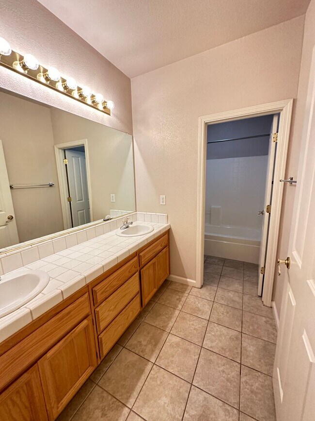 Building Photo - 1776 Tuscany Dr