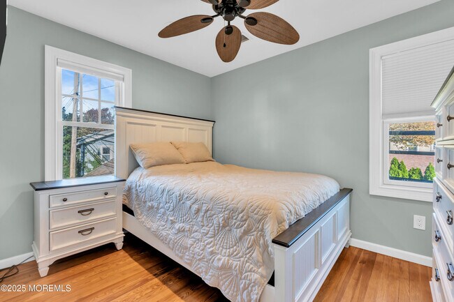 Building Photo - 1003 C St