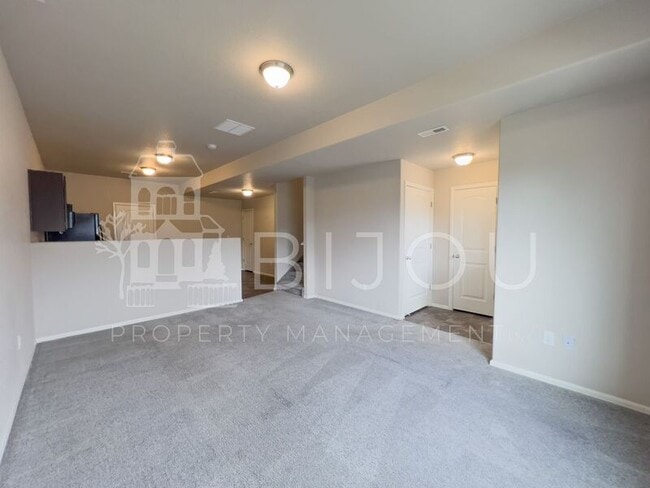 Building Photo - 1822 Final View Aly