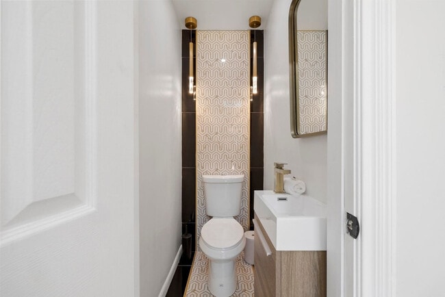 Building Photo - 2A Cherry Ln