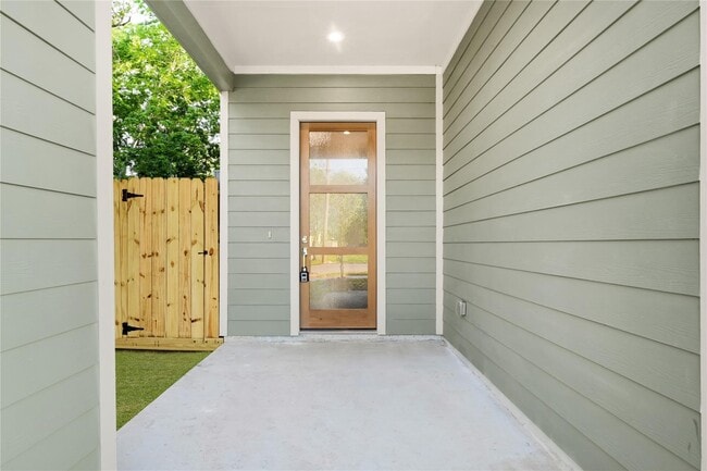 Building Photo - 4019 Stassen St