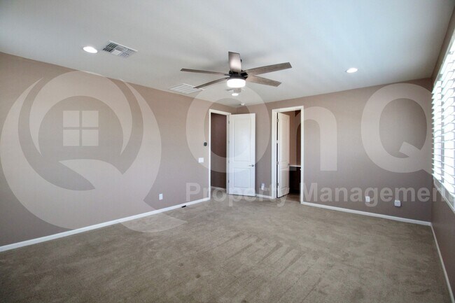 Building Photo - 3080 S Jasmine Dr