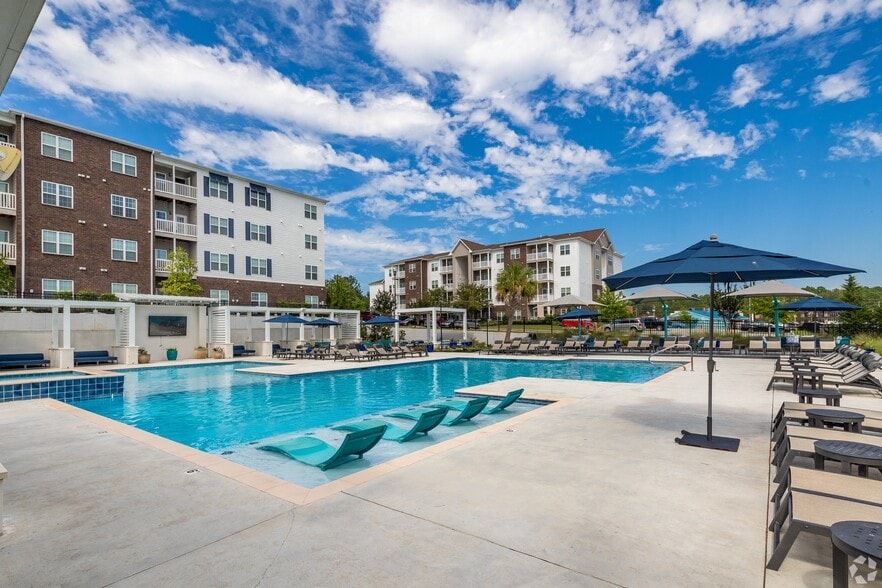 Building Photo - The Met Apartment Homes