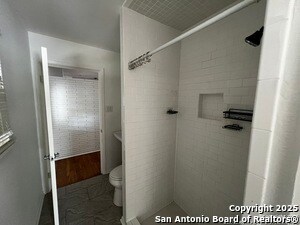 Building Photo - 507 Gilbert Ln