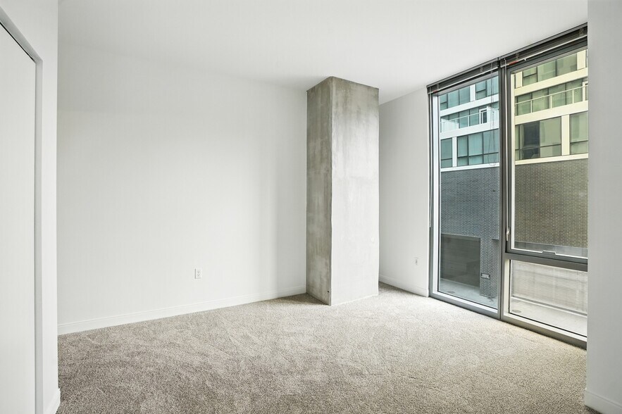 Building Photo - 155 Forest Ave