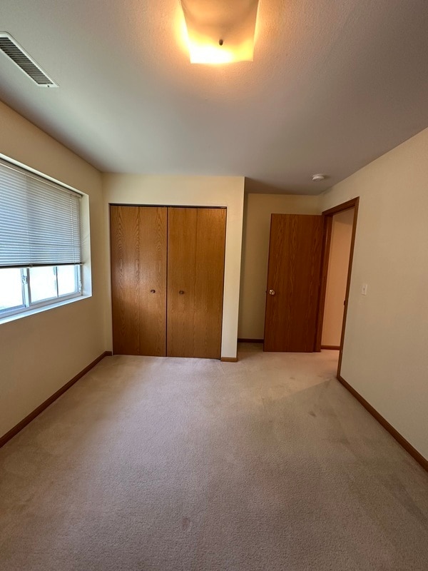 Building Photo - 6601 Creekside Dr NE