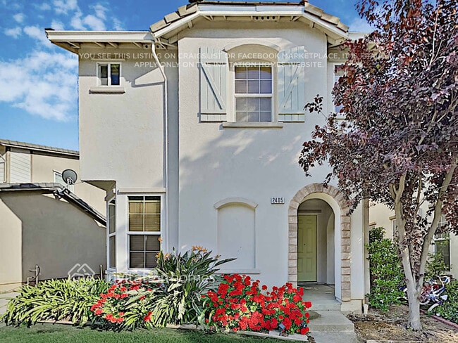 Building Photo - 2405 White Dr