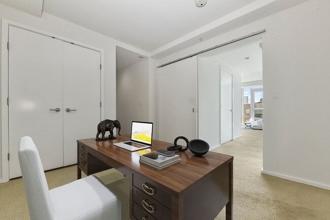 Building Photo - 2 Earhart St