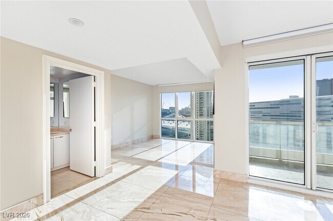 Building Photo - 2777 Paradise Rd