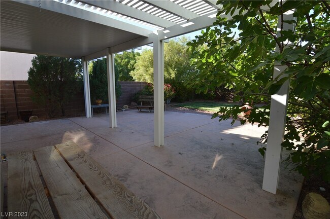 Building Photo - 2290 Bull Lake Dr