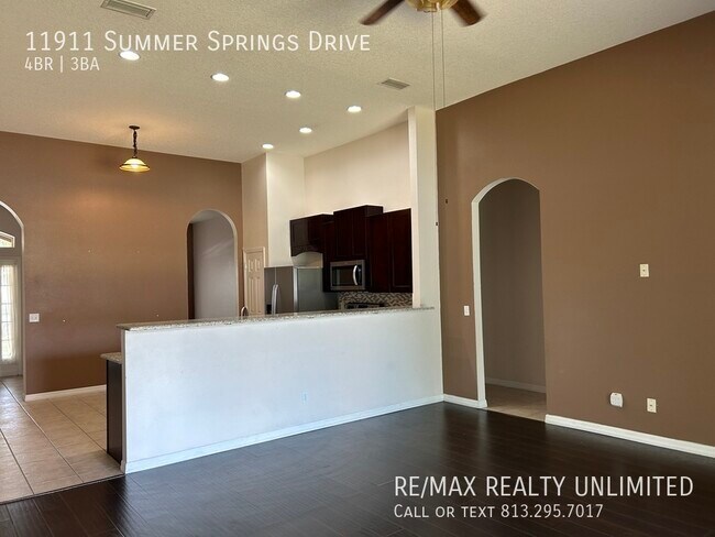 Building Photo - 11911 Summer Springs Dr