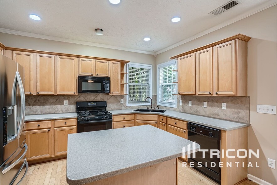 Building Photo - 342 Park Creek Ridge
