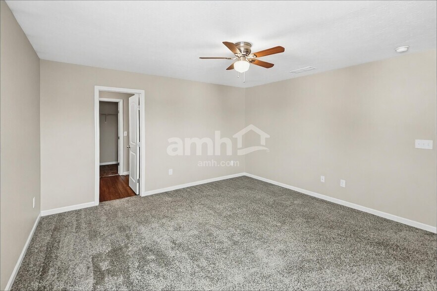 Building Photo - 7266 Rondeau Dr