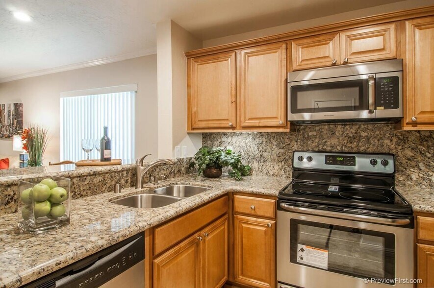 Building Photo - 7425 Charmant Dr