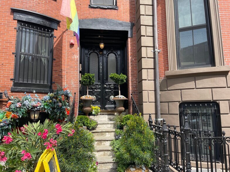 Building Photo - 595 Tremont St