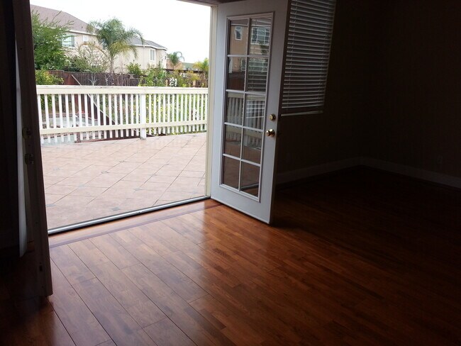 Building Photo - Lovely 5 bedroom Antioch Home