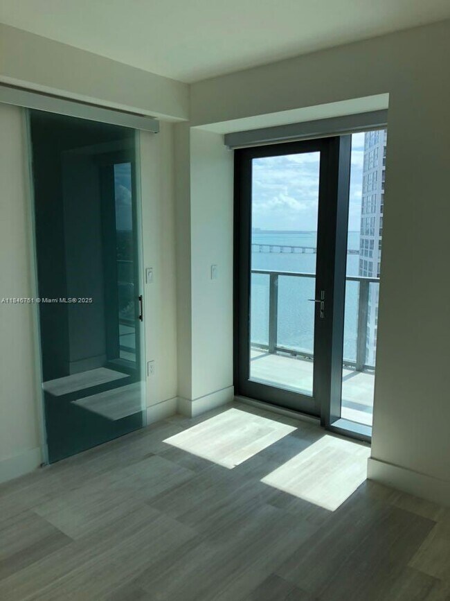 Building Photo - 1451 Brickell Ave