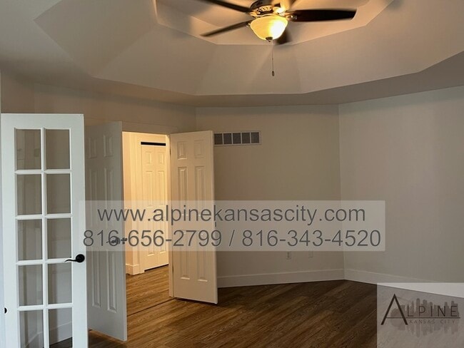Building Photo - Gorgeous Multi Level Side by Side Split, P...