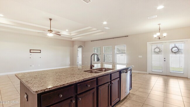 Building Photo - 221 S Shoreview Dr