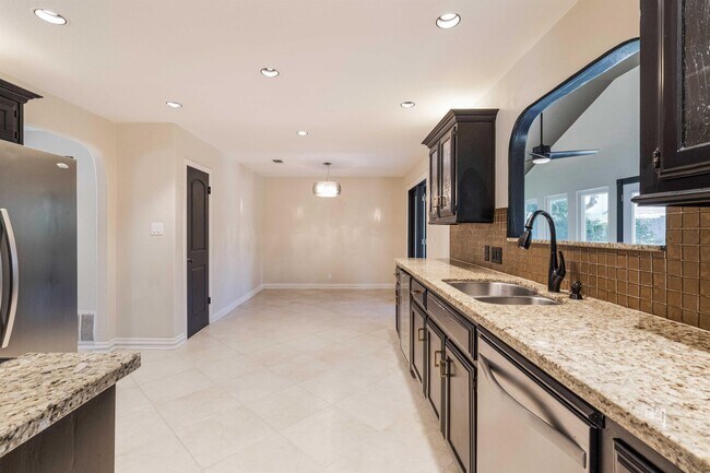 Building Photo - 3215 Sesbania Dr