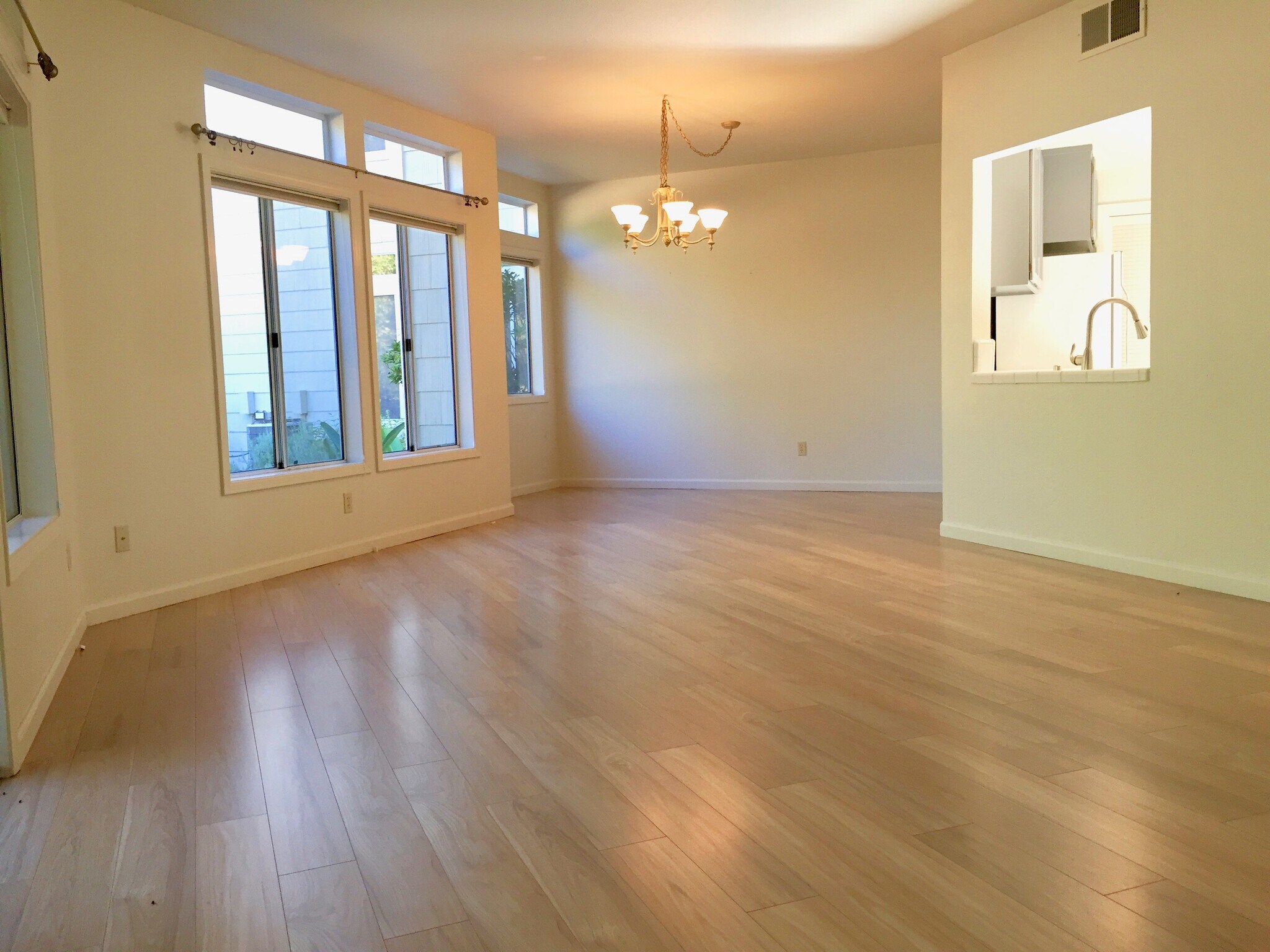 LR/DR - 2103 Stonefield Ln