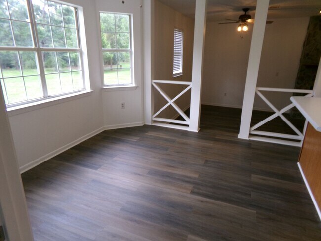 Building Photo - 14299 Peterson Ln