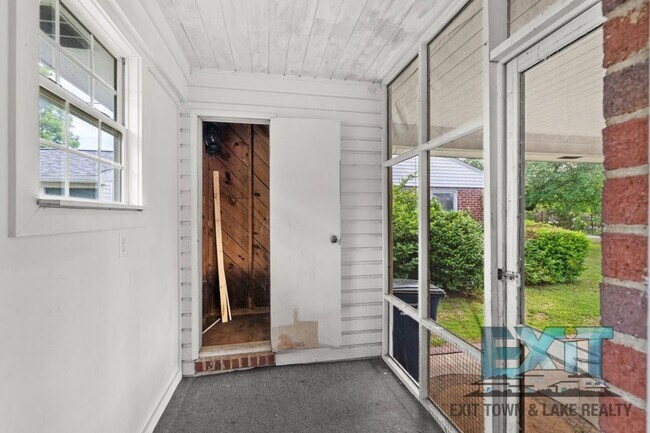 Building Photo - Charming 3BR Home in Jarratt - Convenient Location Near I-95
