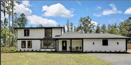 Building Photo - 19003 Cedar Ldg Ln