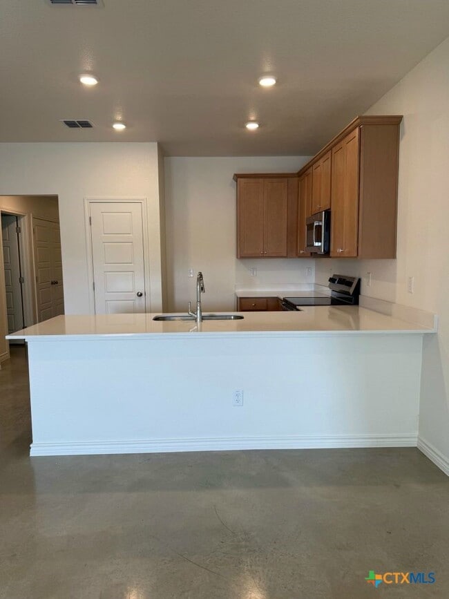 Building Photo - 1125 Lindsey Dr