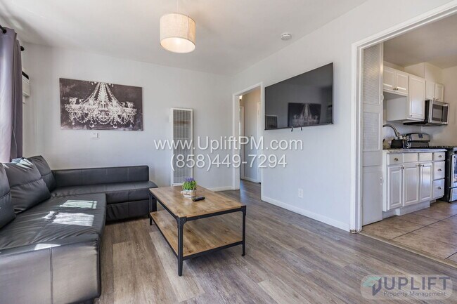 Building Photo - 4833 Castle Ave