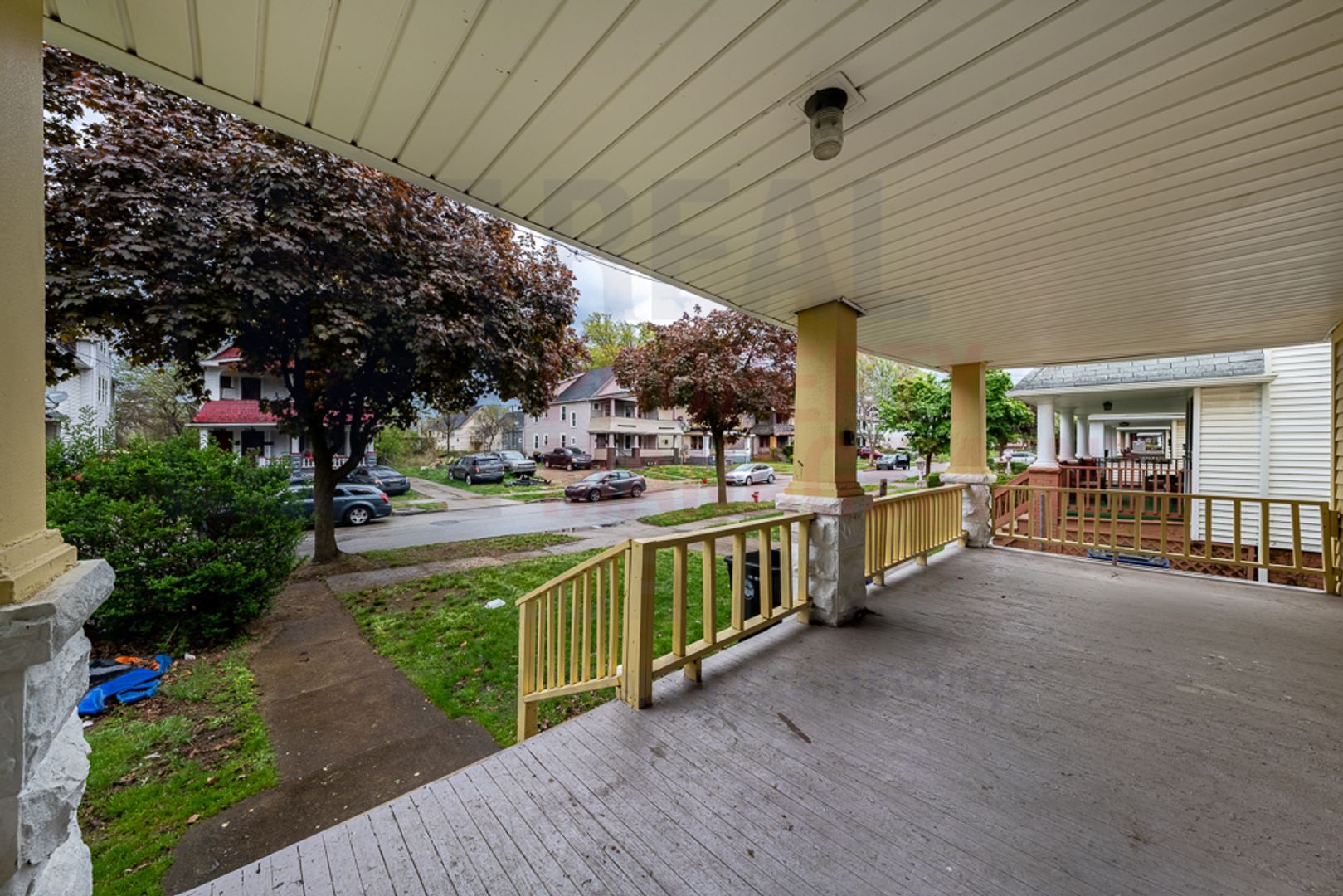 Building Photo - 11702-11704 Saywell Ave,