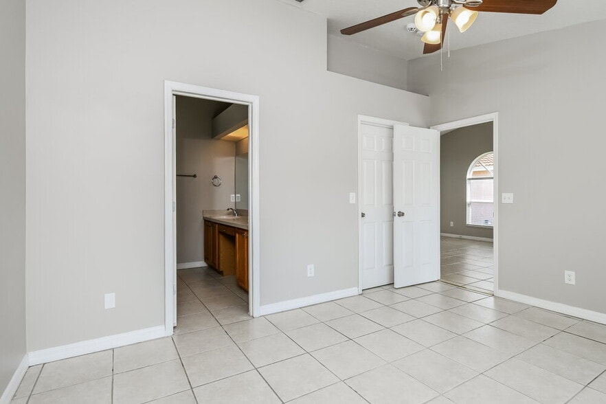 Building Photo - 2294 Santa Lucia St