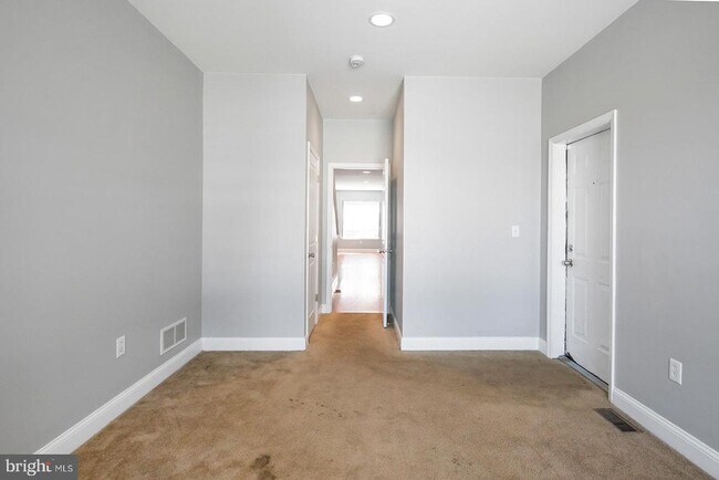 Building Photo - 1940 N Gratz St