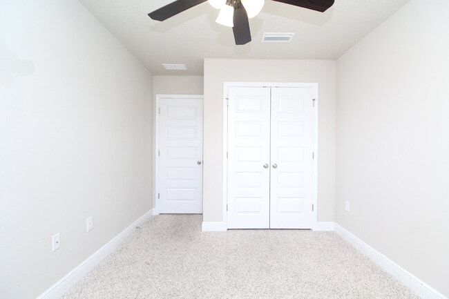 Building Photo - Spacious 3-Bed, 2.5-Bath Townhome Steps from Blue Wahoos Stadium & Palafox Street with Upgraded K...