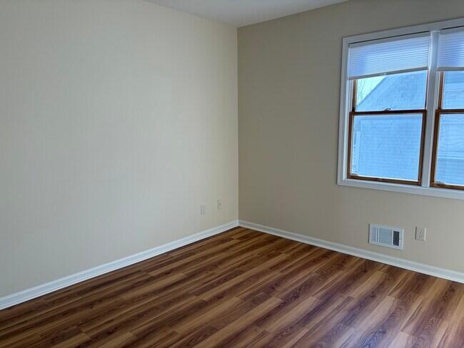 Building Photo - 411 Richards St