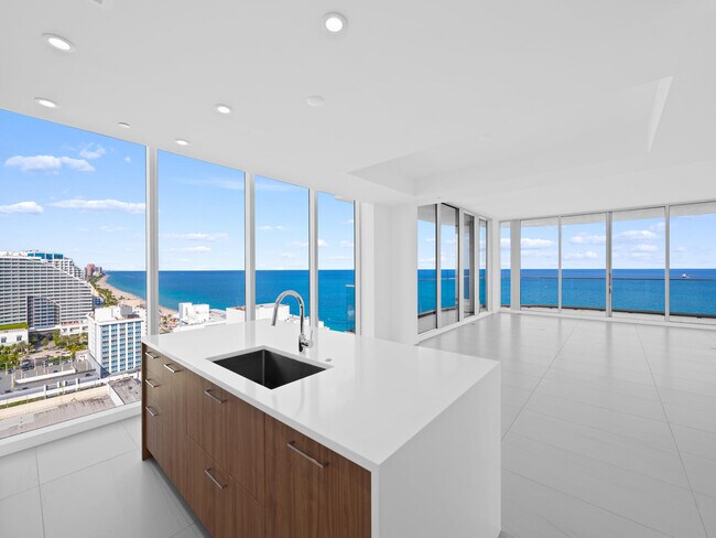 Building Photo - 151 N Seabreeze Blvd