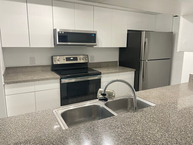 Open layout - 450 S Park Rd