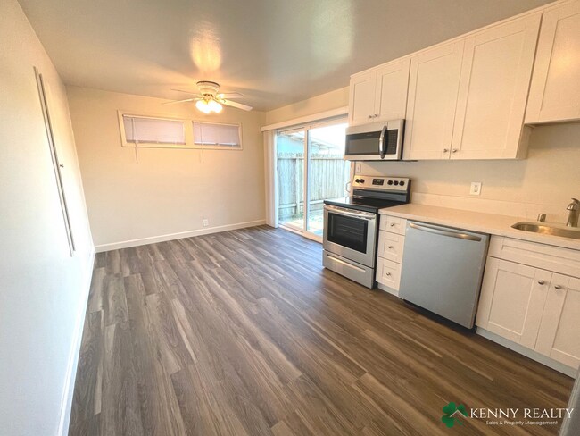 Building Photo - Remodeled 3 Bedroom, 2 Bath in South San Francisco off of Hillside